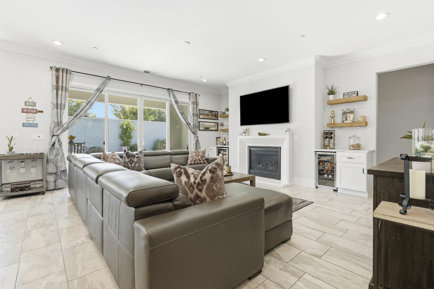 1524 Empire Drive