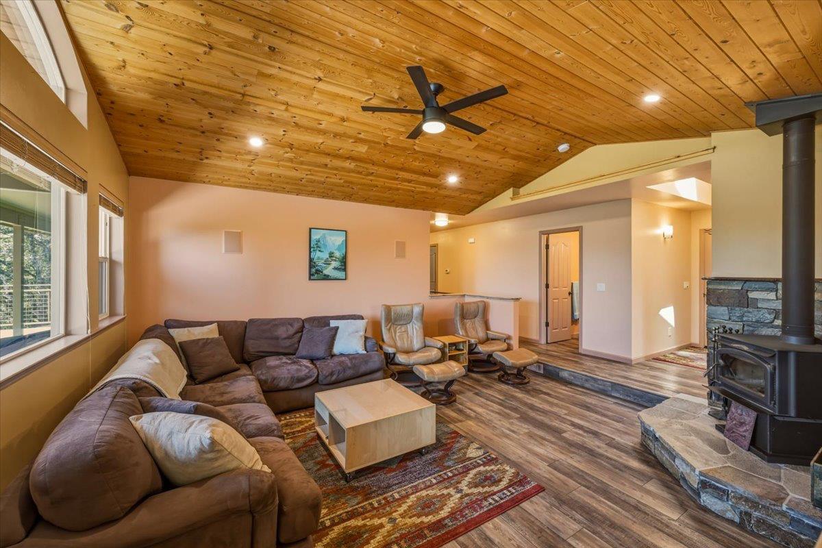 14038 Greenhaven Lane