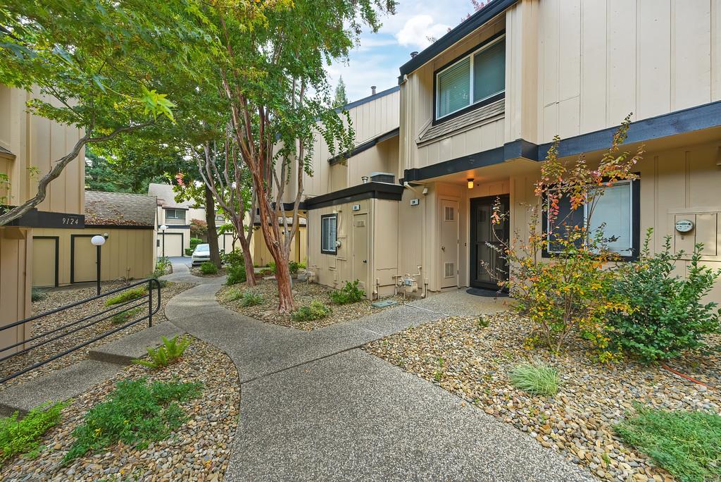 9118 Madison Green Lane 24