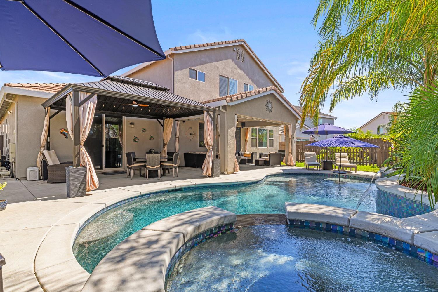 2216 Cumberland Loop
