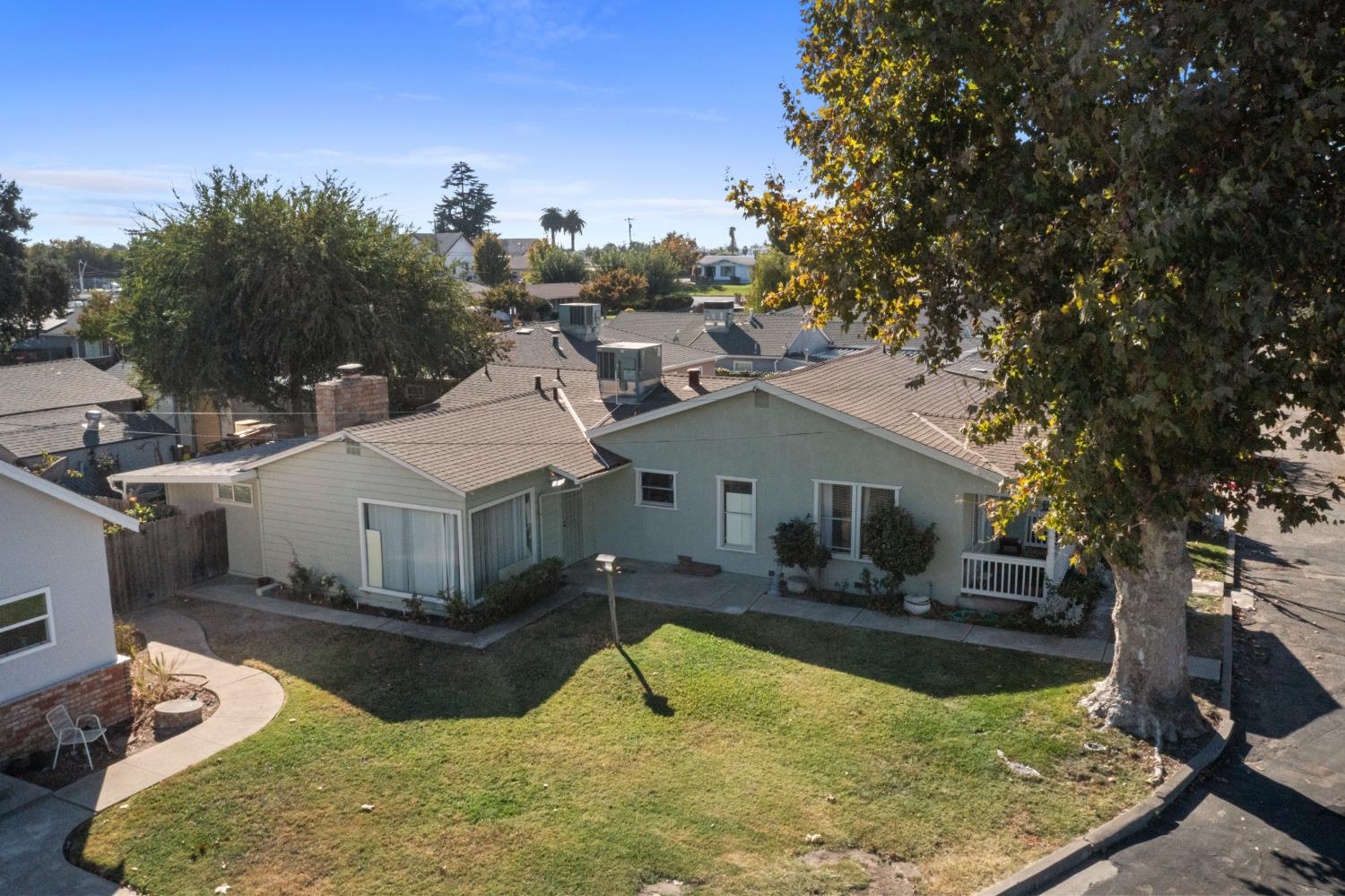 3336 Riverside Drive
