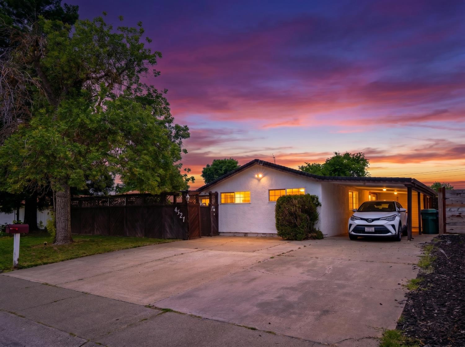 4527 Freeway Circle