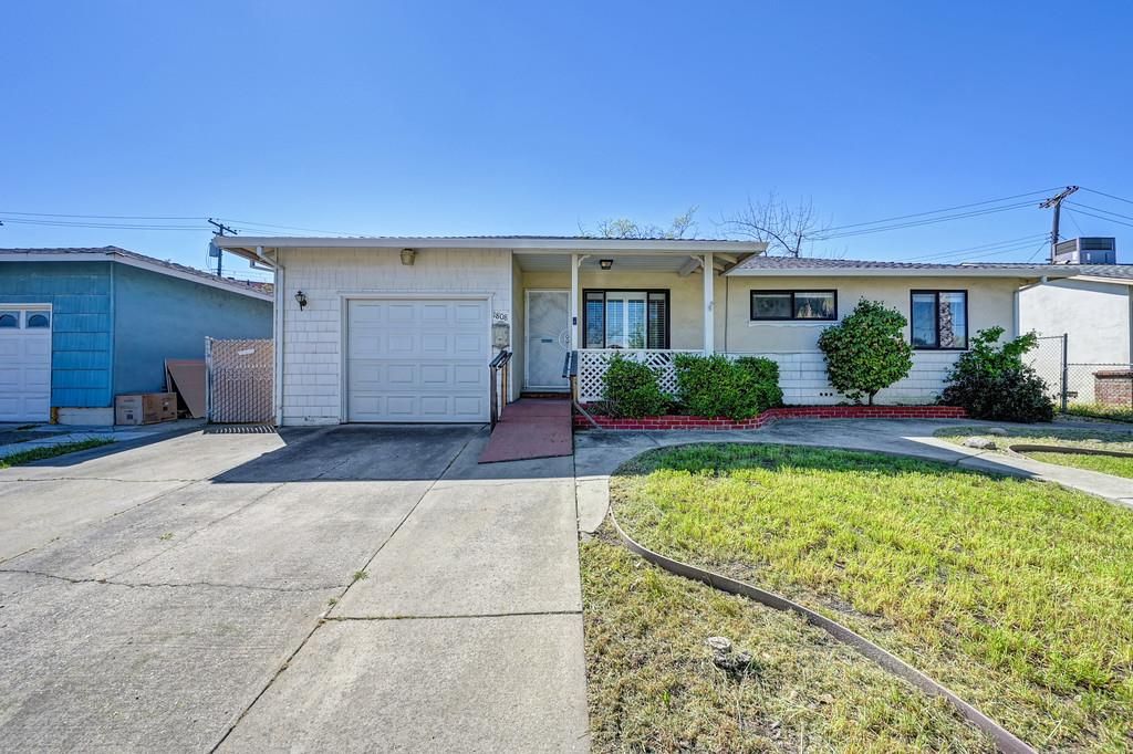 Photo of 1808 Jamestown Drive, Sacramento, CA 95815 (MLS # 226034349)