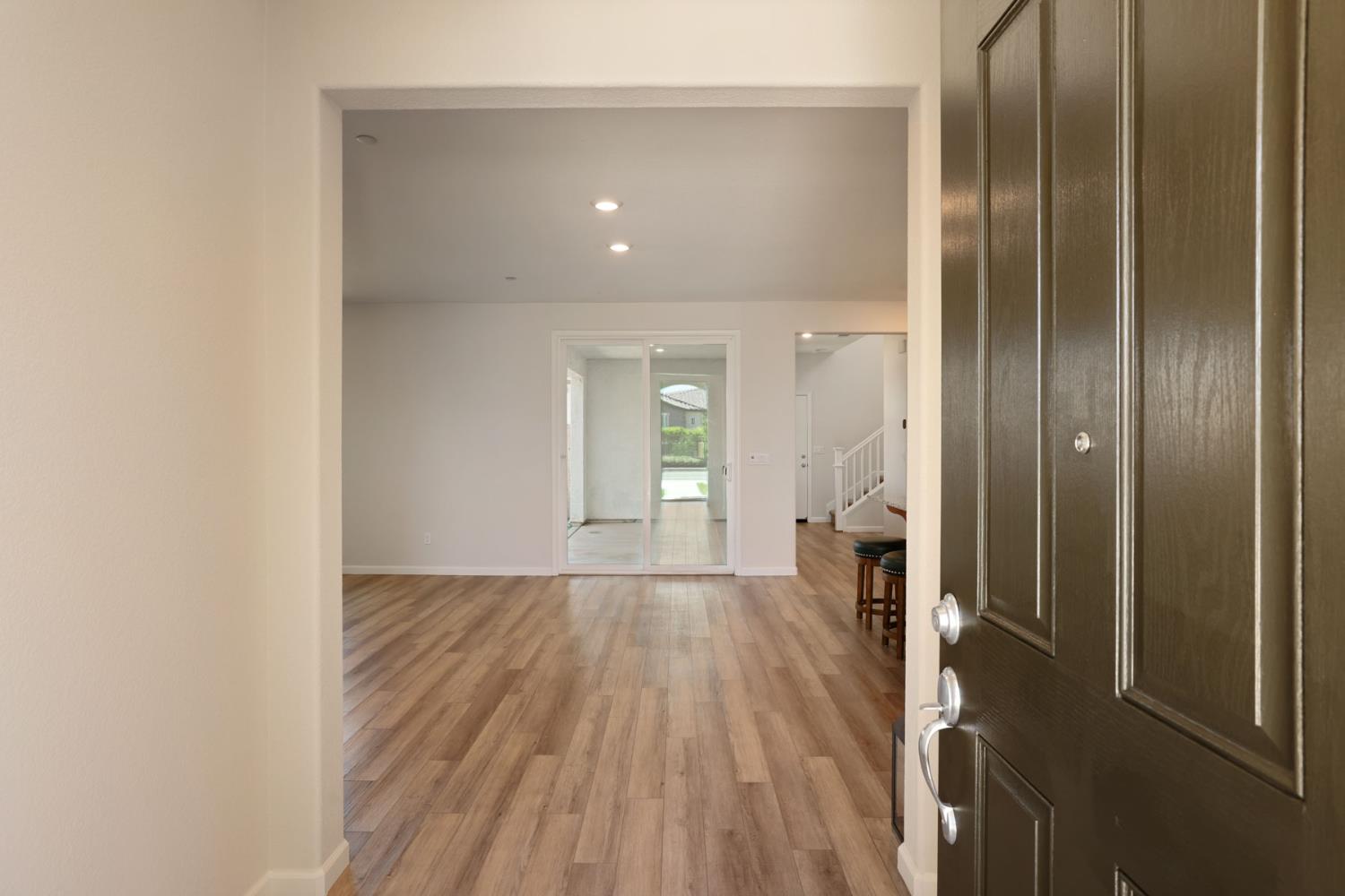 1457 W Woodward Avenue