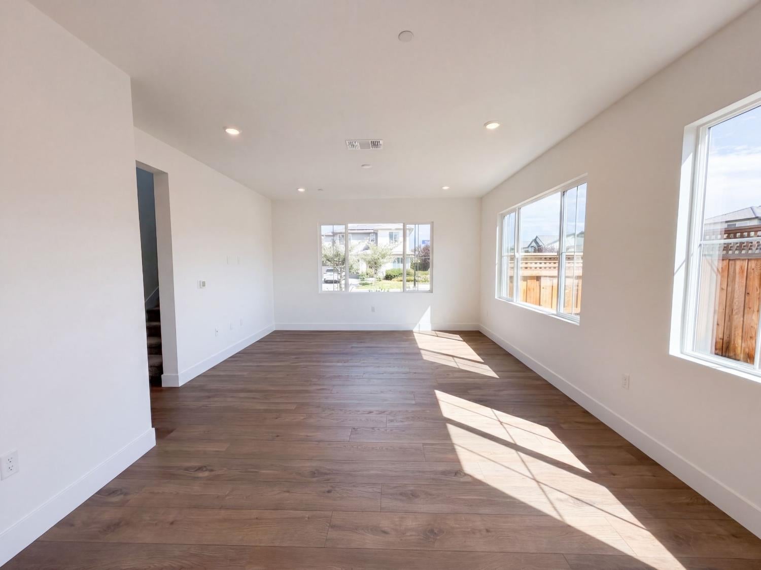 16213 Sculptor Avenue