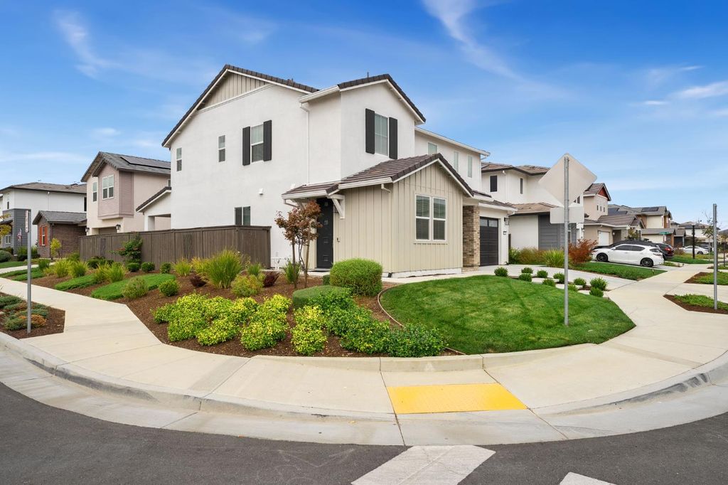 Photo of 3760 Watermist Way, Sacramento, CA 95835 (MLS # 225128022)
