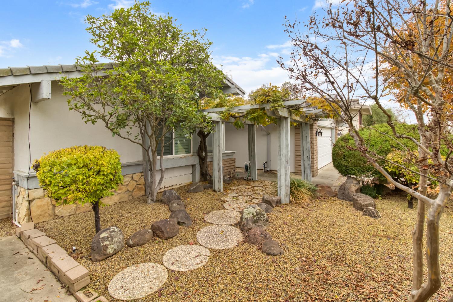 8312 Garry Oak Drive