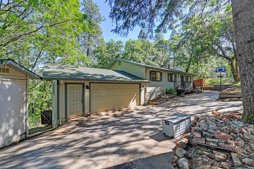 21855 Digger Pine Lane