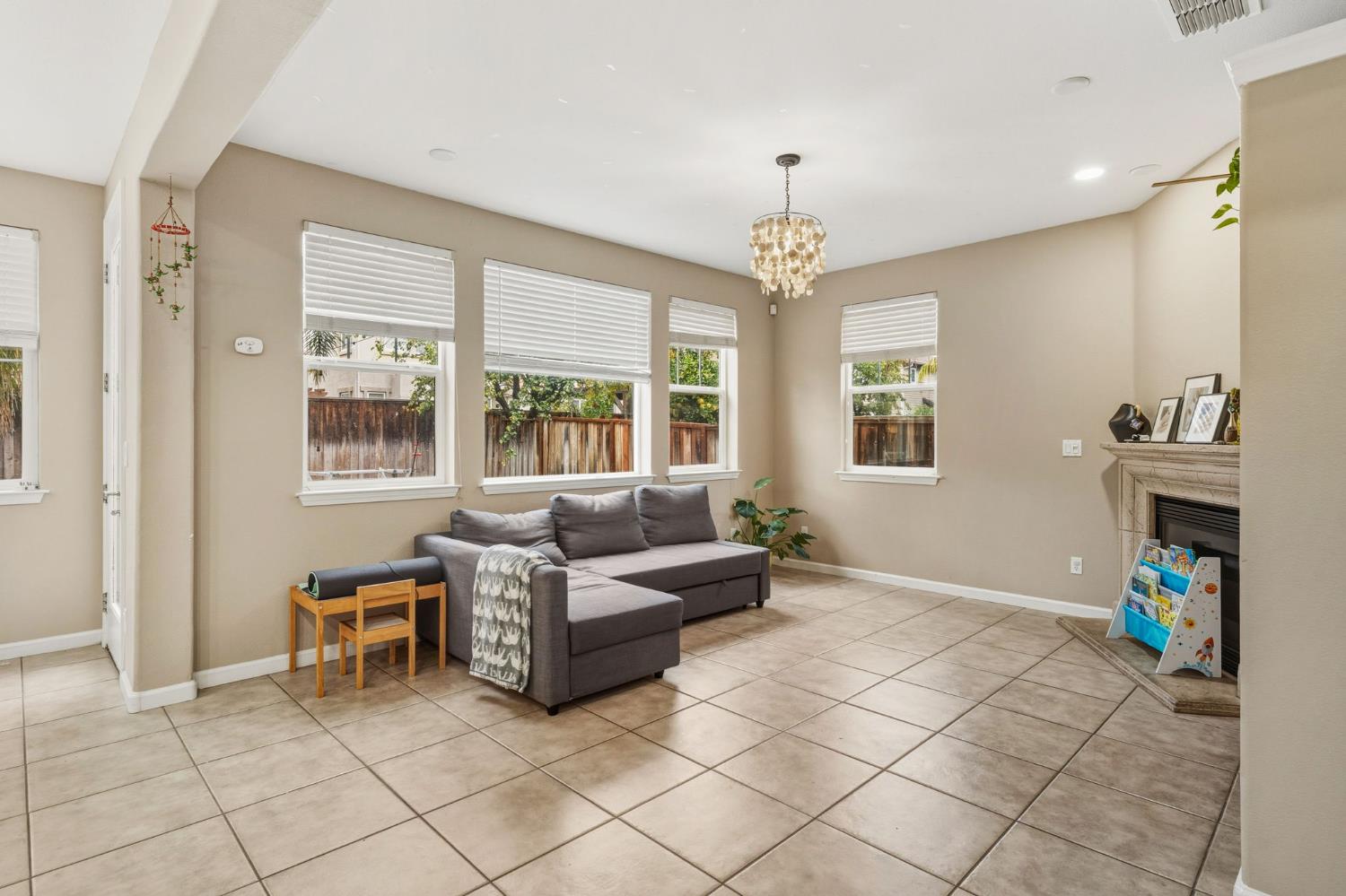 431 N Lafayette Court