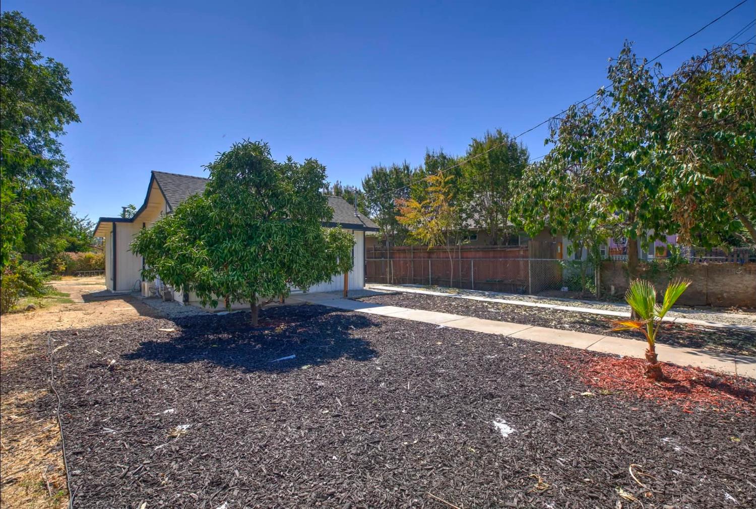 2328 Boxwood Street