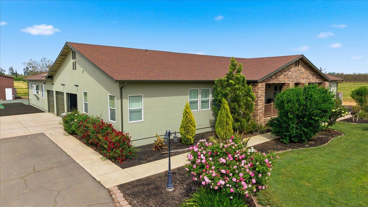 1979 Mcdonald Avenue