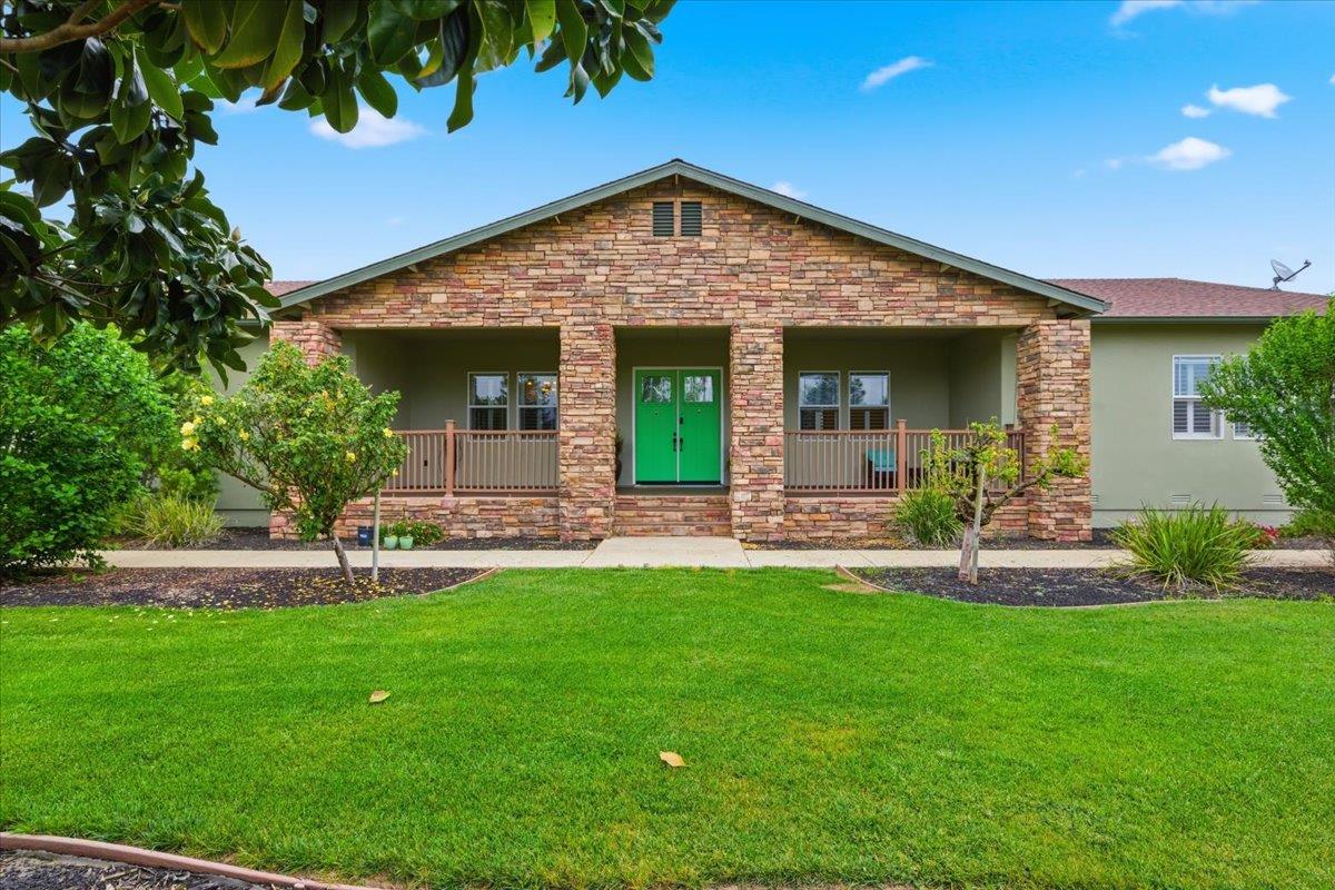 1979 Mcdonald Avenue