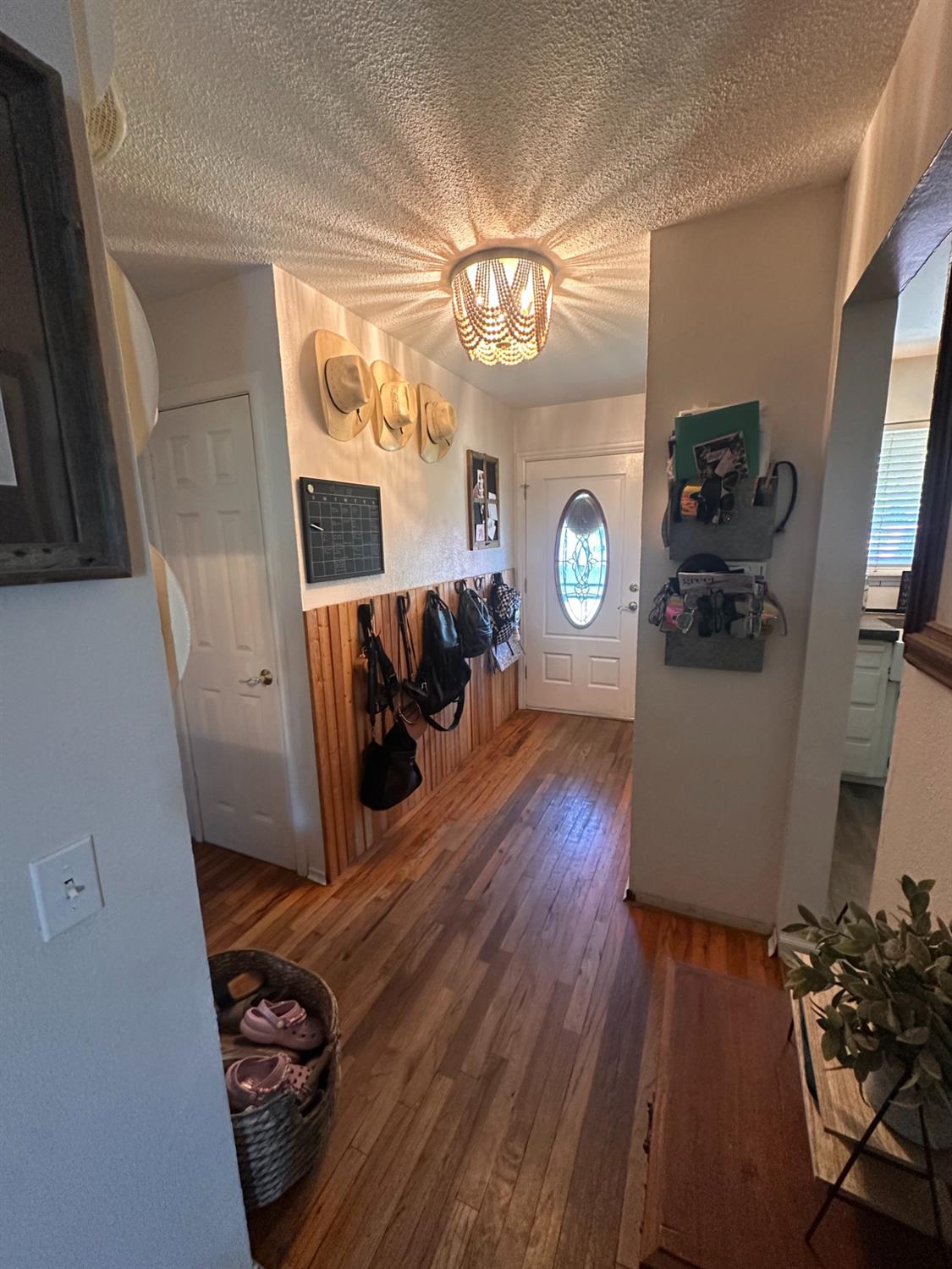 921 E E Street