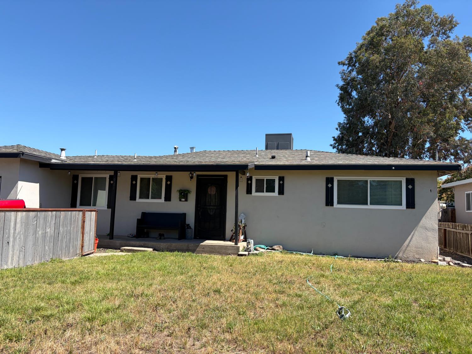 921 E E Street