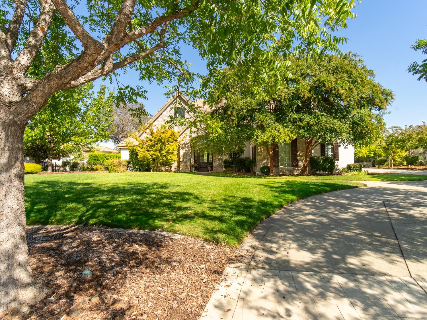 4185 Greenview Drive