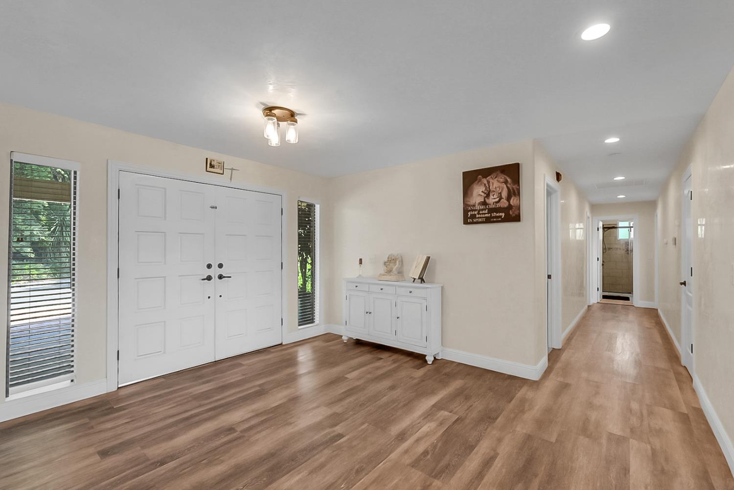 6112 E Slaton Ct