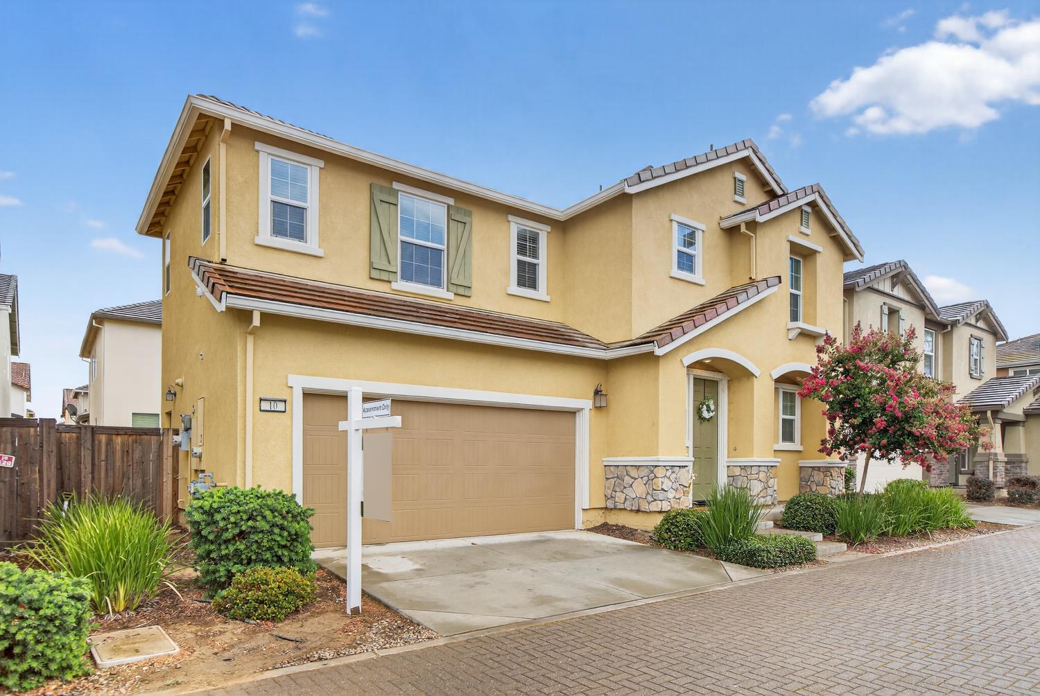 10 Scenic Point Place