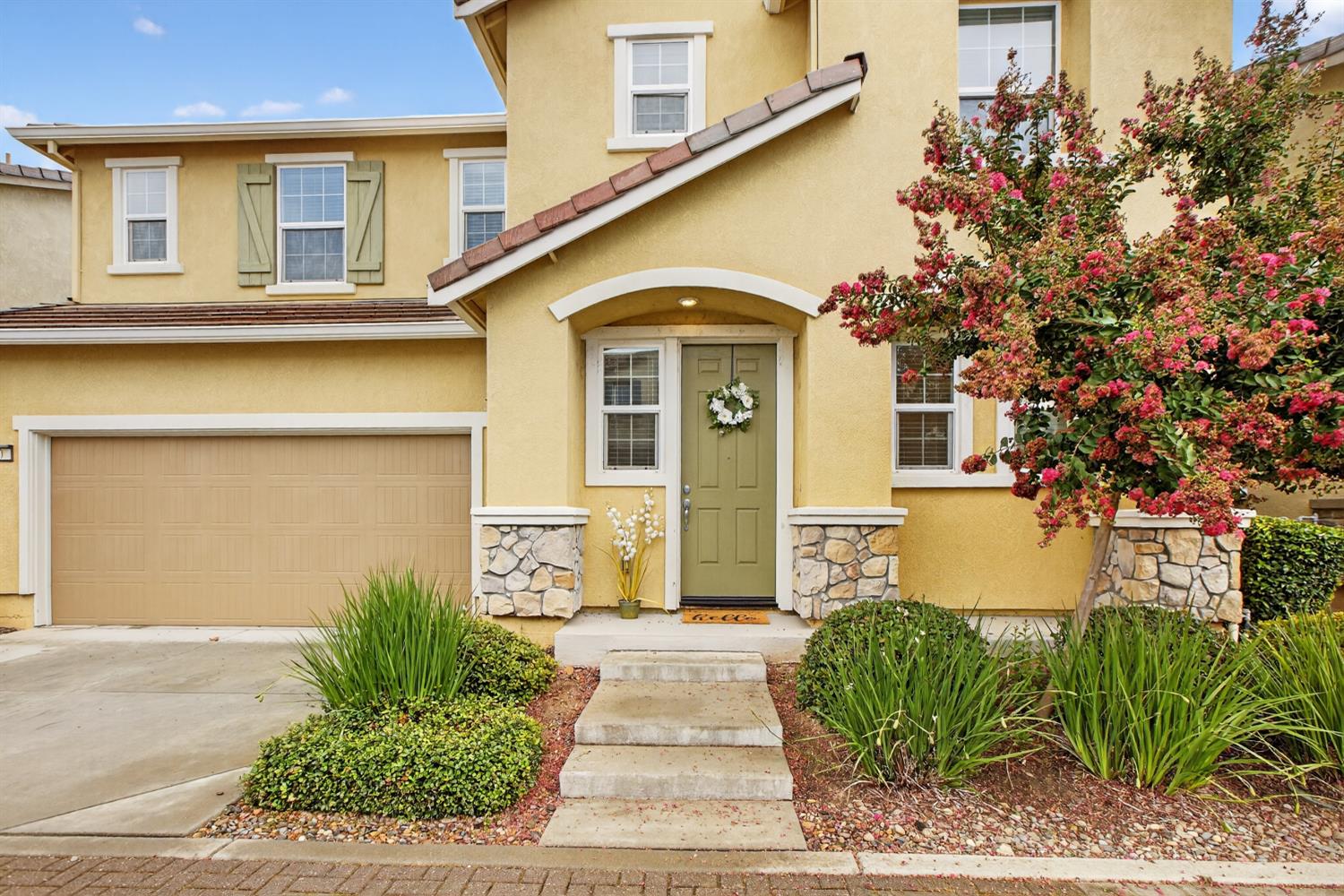 10 Scenic Point Place