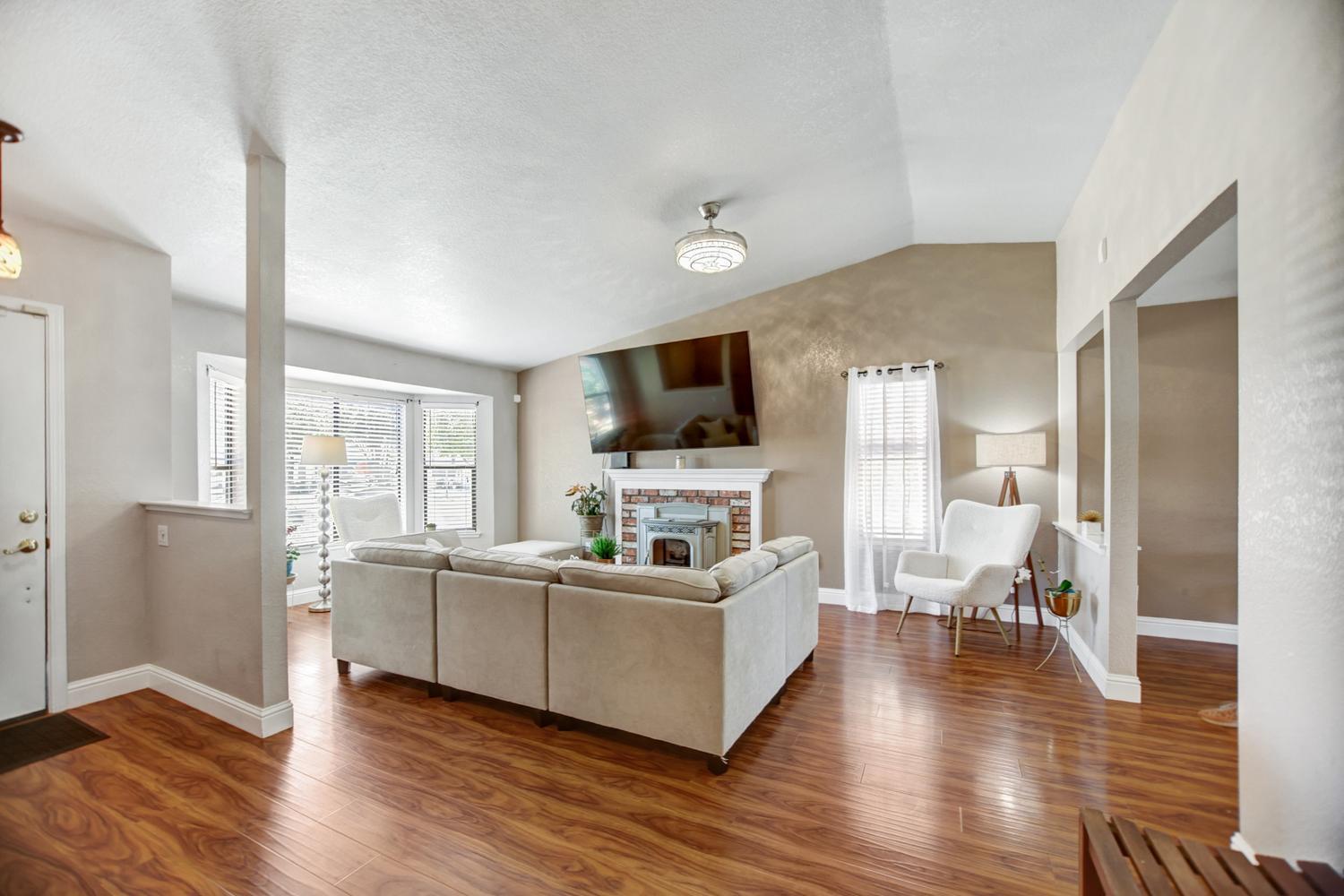109 Cherri Lynn Avenue