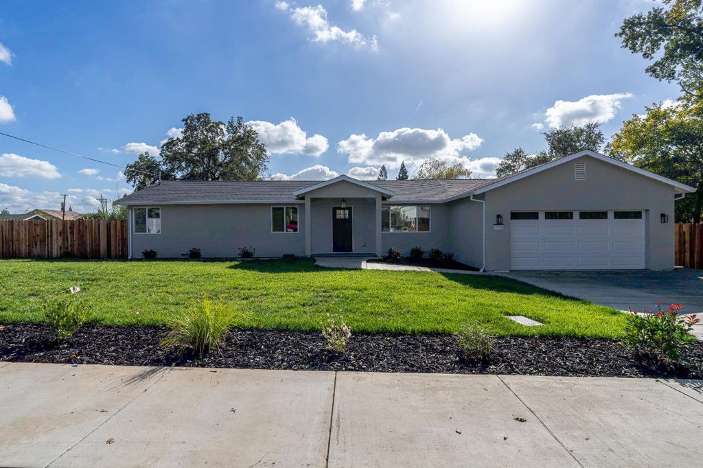 Photo of 6838 Grant Avenue, Carmichael, CA 95608 (MLS # 226035696)
