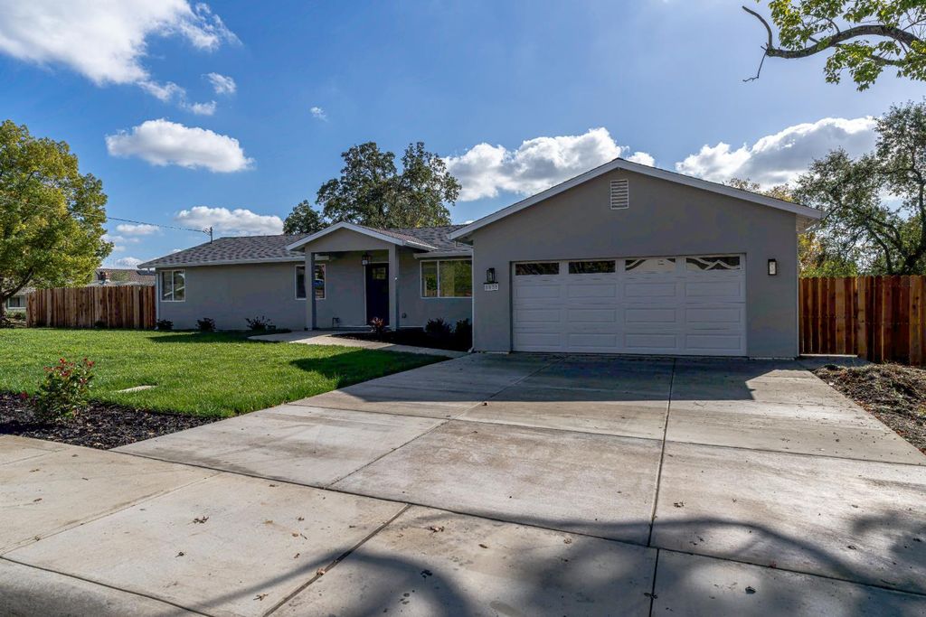 Photo of 6838 Grant Avenue, Carmichael, CA 95608 (MLS # 226035696)