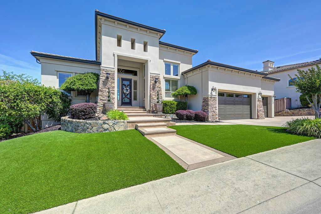 1752 Lake Vista Way
