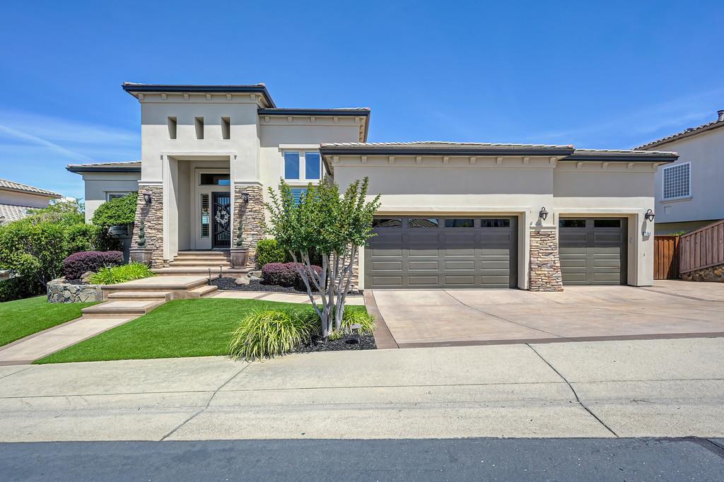1752 Lake Vista Way