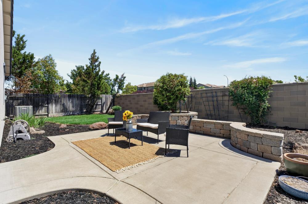9582 Blue Mountain Way