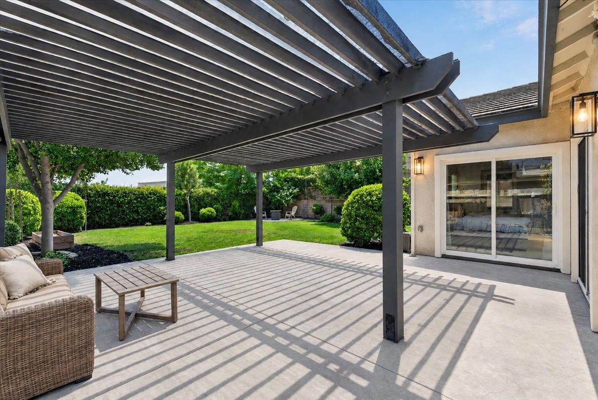 437 Silver Ridge Court