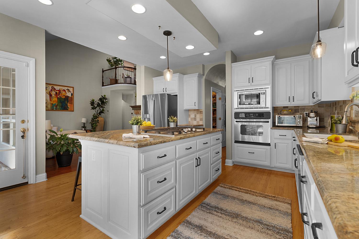 3230 Ridgeview Drive