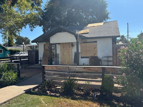 2296 Grove Avenue Sacramento CA 95815