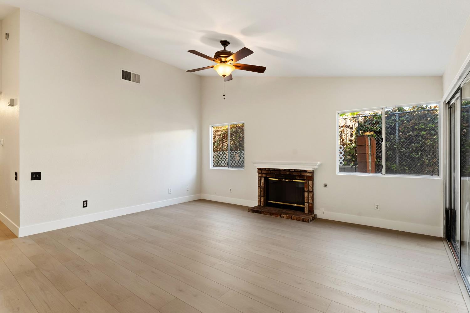 537 Samuel Way