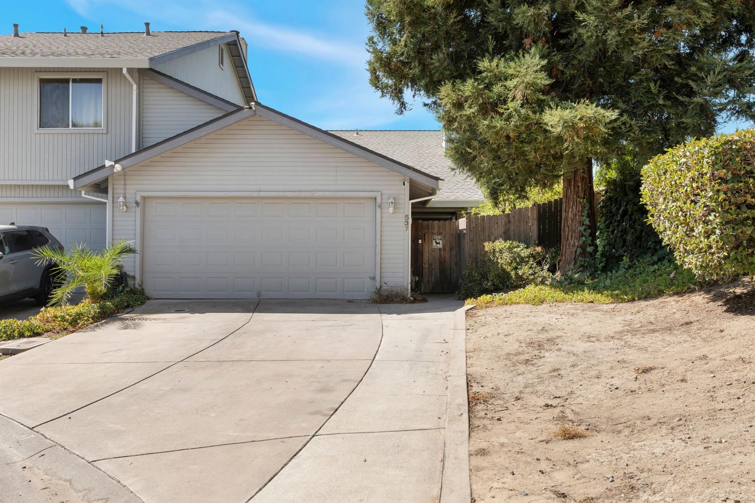 537 Samuel Way