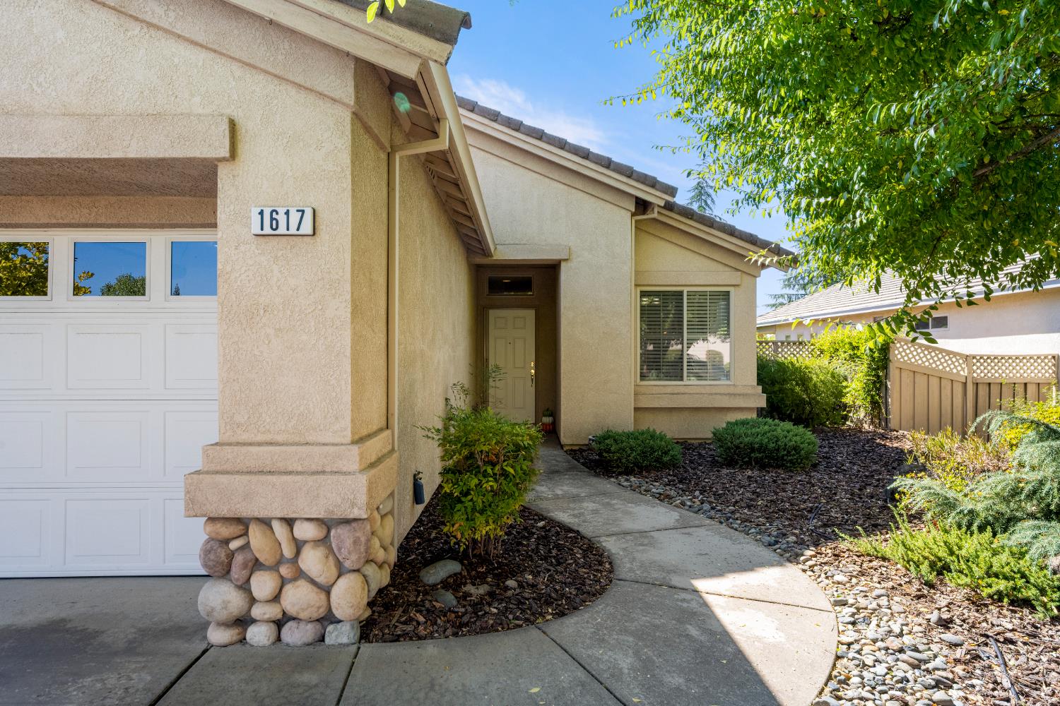 1617 HACKBERRY LANE