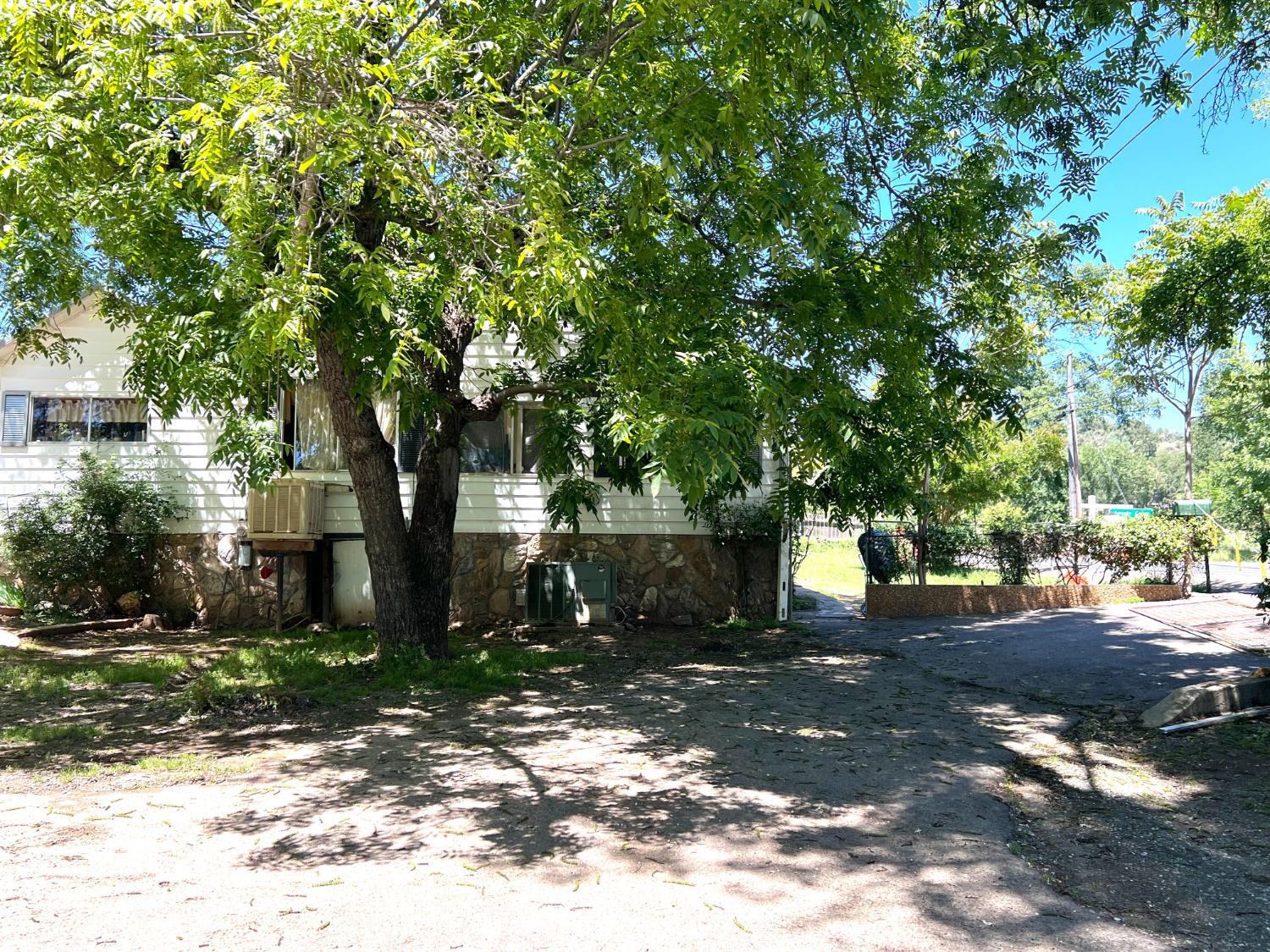 1896 S Main