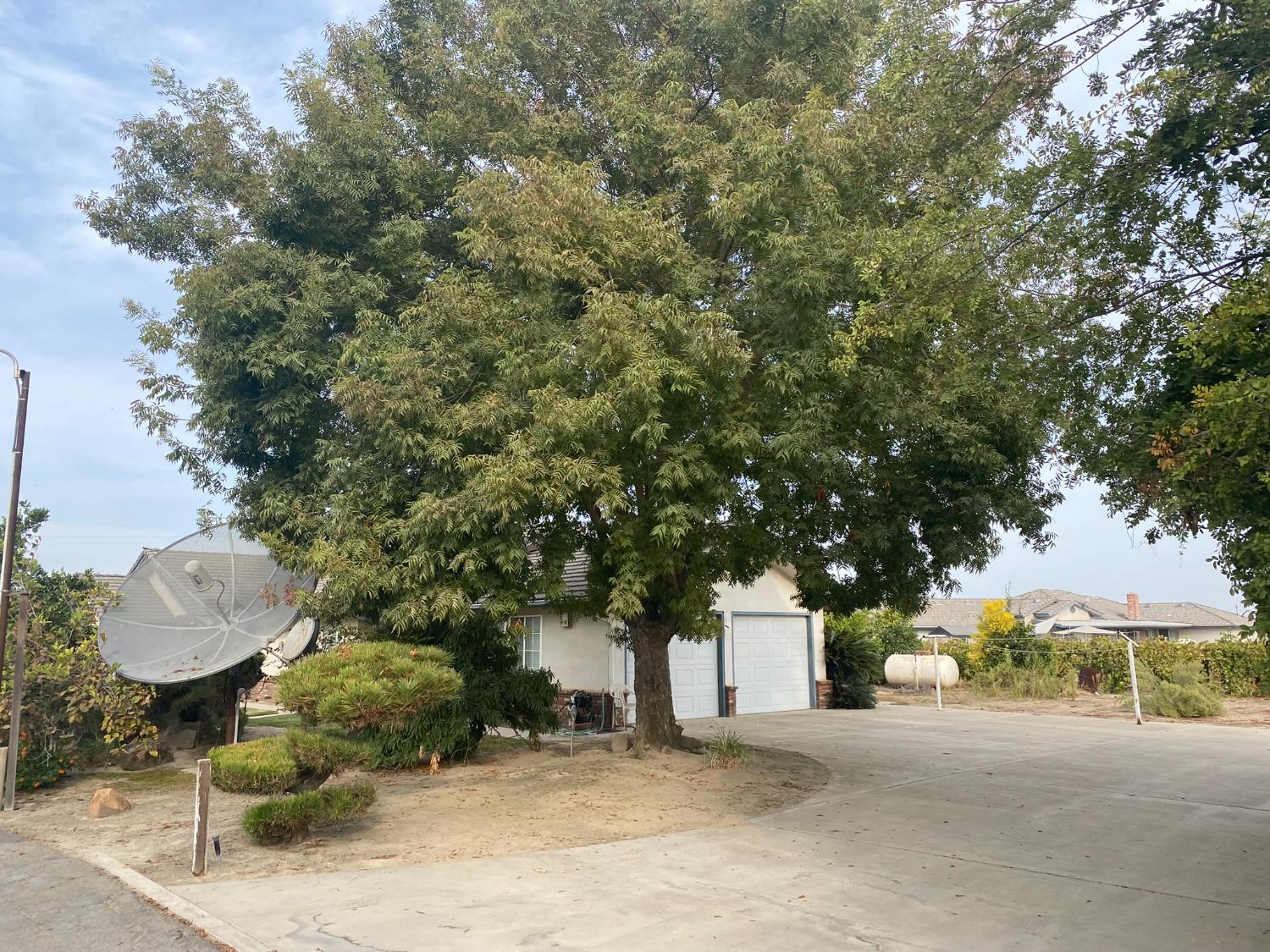 13956 S Cherry Avenue