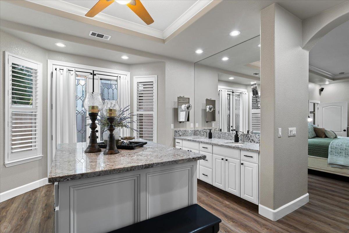 Atwater, California 95301, United States, 4 Bedrooms Bedrooms, ,3 BathroomsBathrooms,Residential,Active,19084