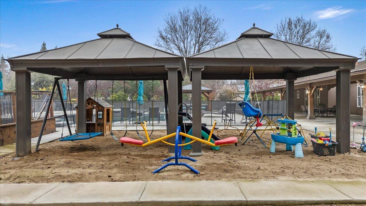 Atwater, California 95301, United States, 4 Bedrooms Bedrooms, ,3 BathroomsBathrooms,Residential,Active,19084