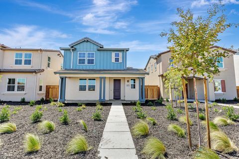 639 E Diaz Lane Mountain House CA 95391