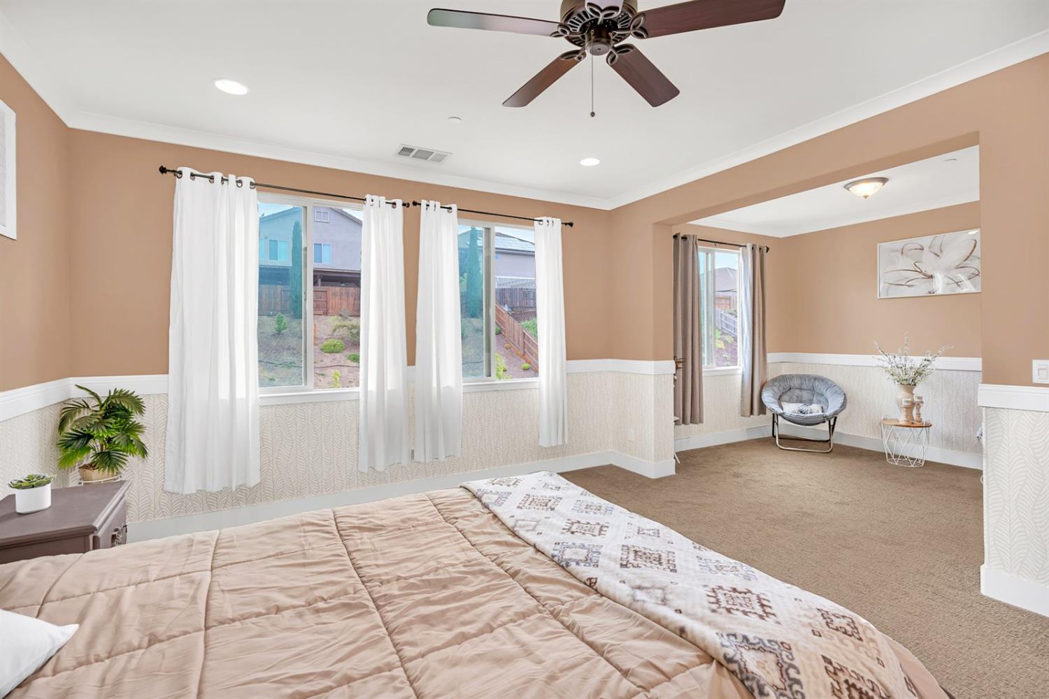 Hollister, California 95023, United States, 3 Bedrooms Bedrooms, ,3 BathroomsBathrooms,Residential,Active,221543