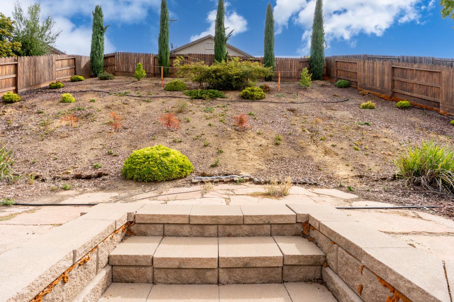 Hollister, California 95023, United States, 3 Bedrooms Bedrooms, ,3 BathroomsBathrooms,Residential,Active,221543