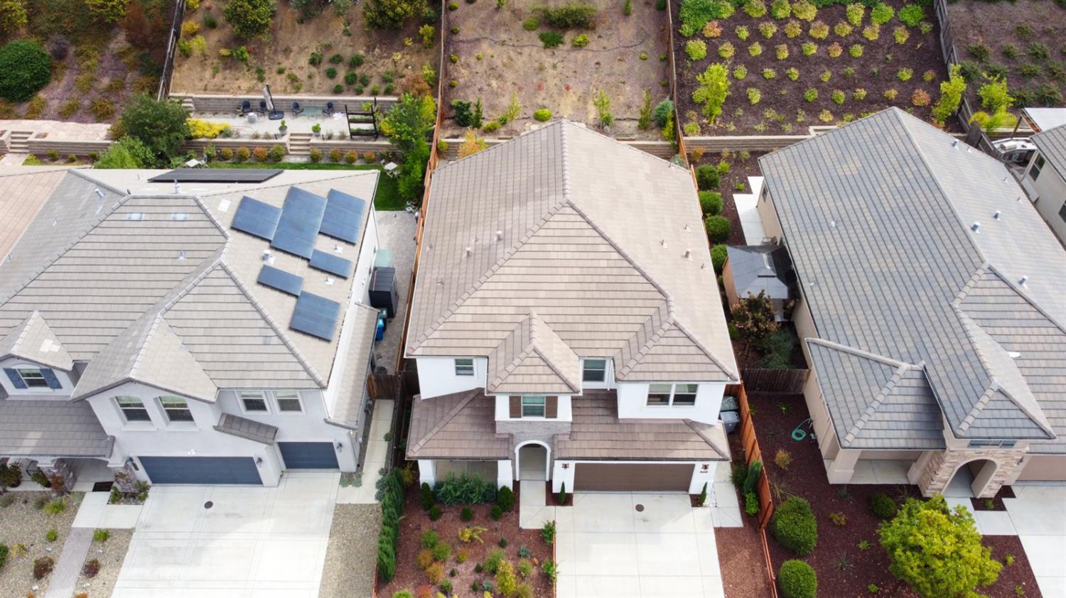 Hollister, California 95023, United States, 3 Bedrooms Bedrooms, ,3 BathroomsBathrooms,Residential,Active,221543