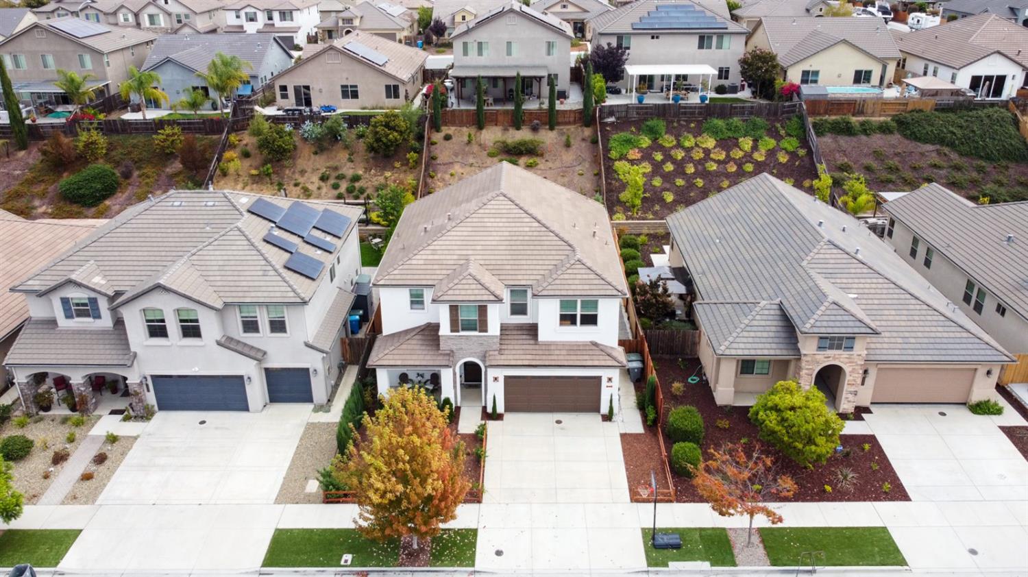 Hollister, California 95023, United States, 3 Bedrooms Bedrooms, ,3 BathroomsBathrooms,Residential,Active,221543