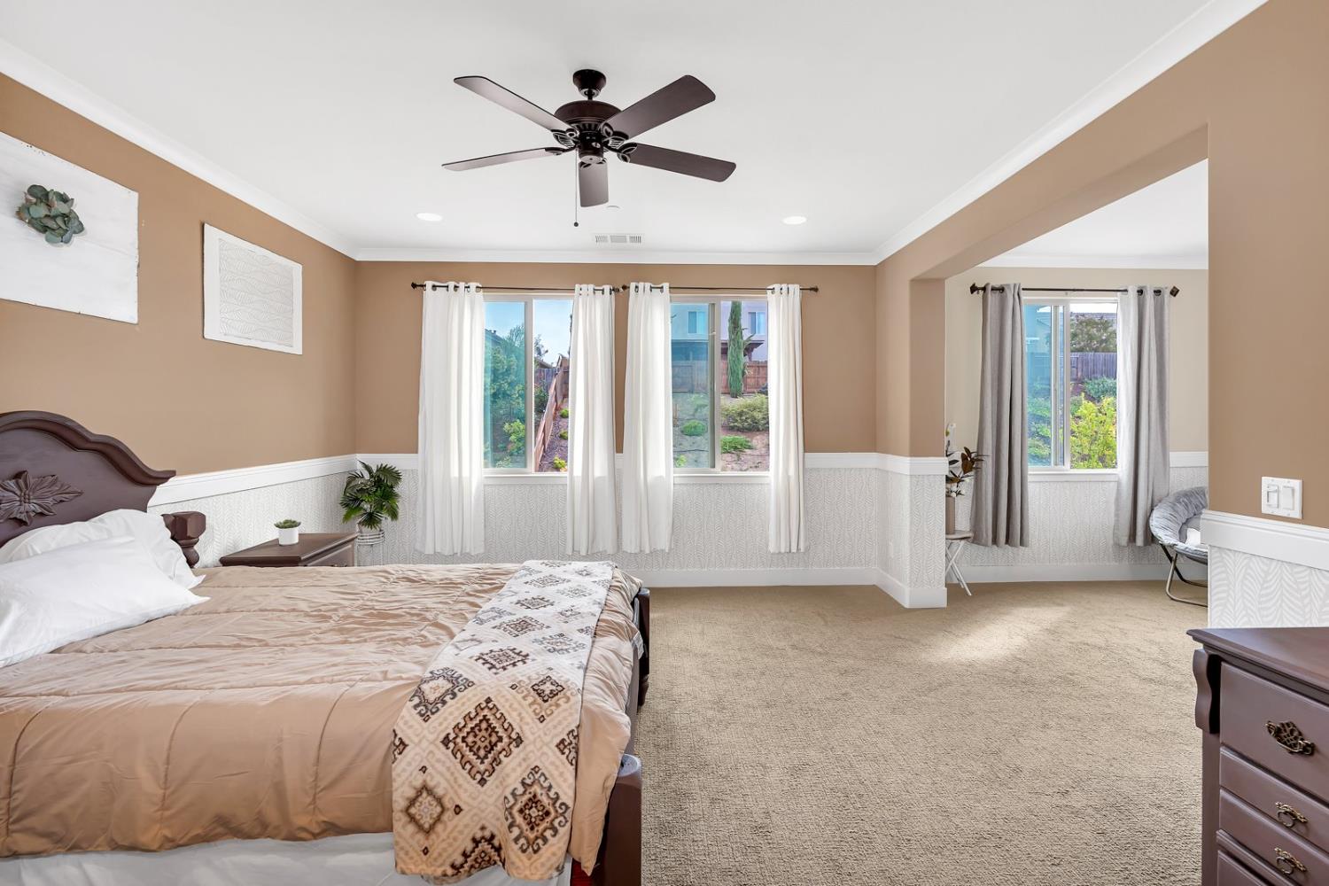 Hollister, California 95023, United States, 3 Bedrooms Bedrooms, ,3 BathroomsBathrooms,Residential,Active,221543