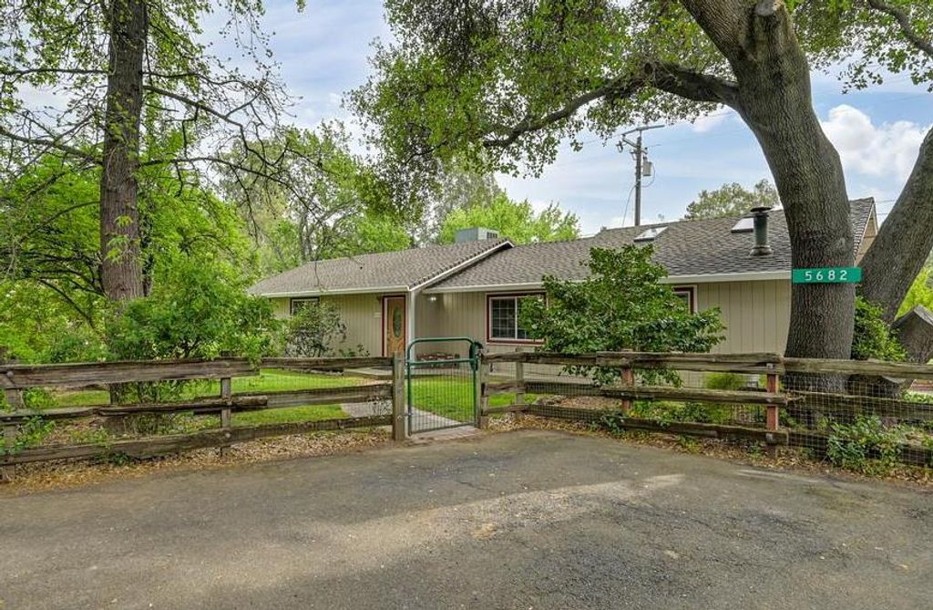 Photo of 5682 Virginiatown Road, Newcastle, CA 95658 (MLS # 226034840)