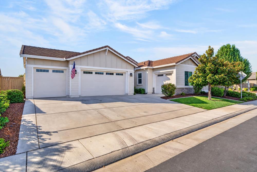 300 Yorktown Court