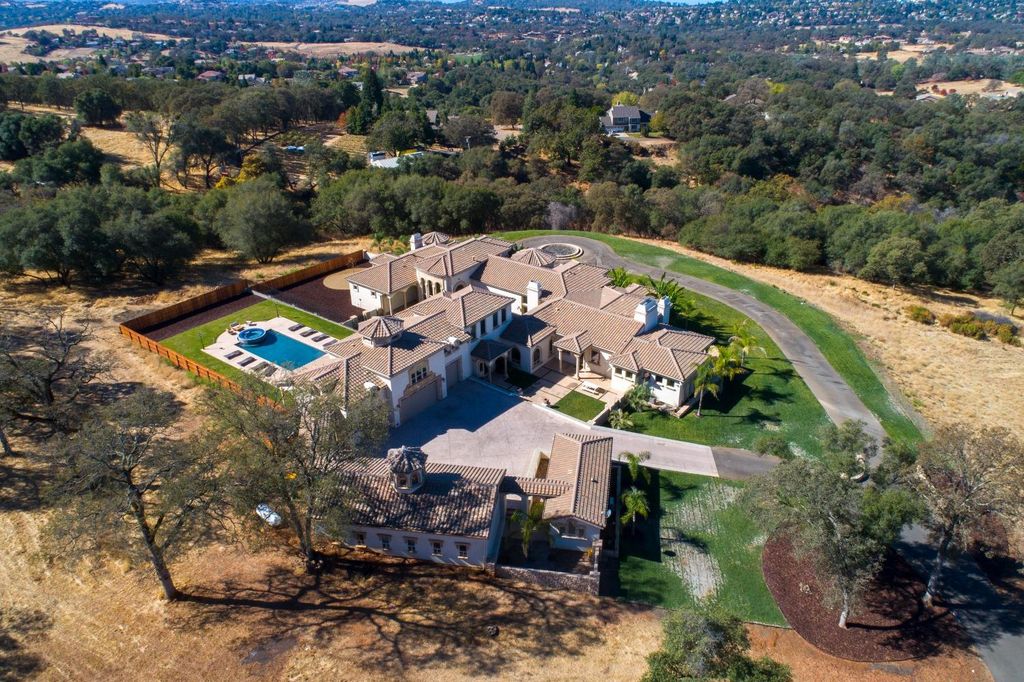 Photo of 2070 W Green Springs Road, El Dorado Hills, CA 95762 (MLS # 225125566)