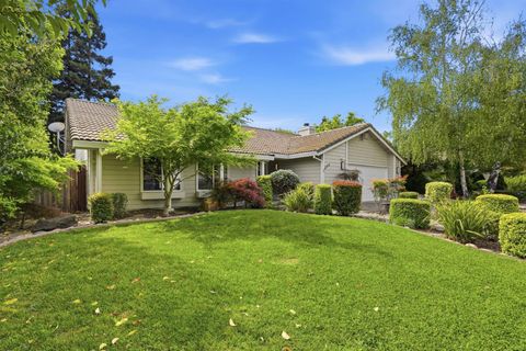 334 River Isle Way Sacramento CA 95831