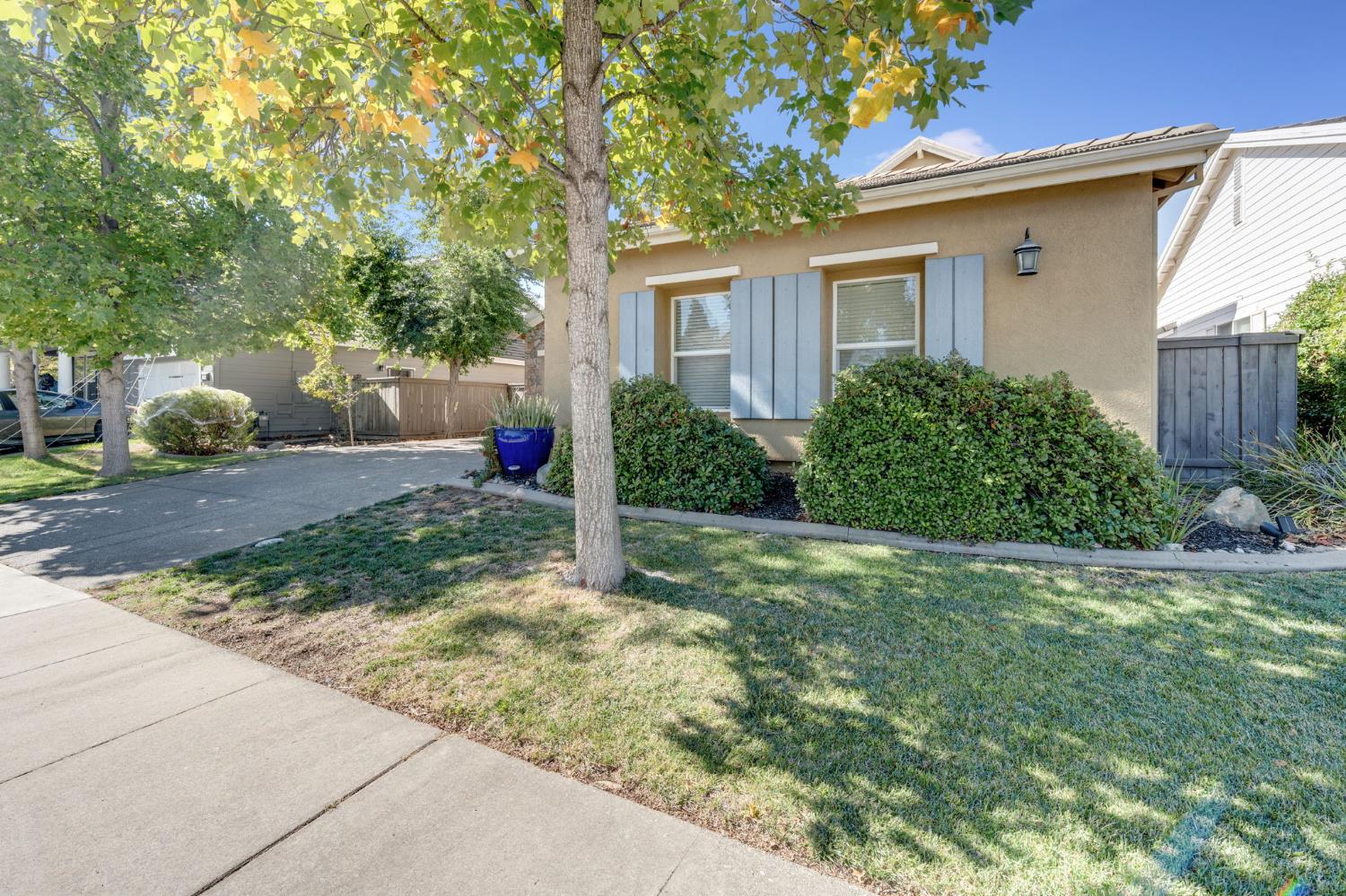 1238 Tavistock Lane
