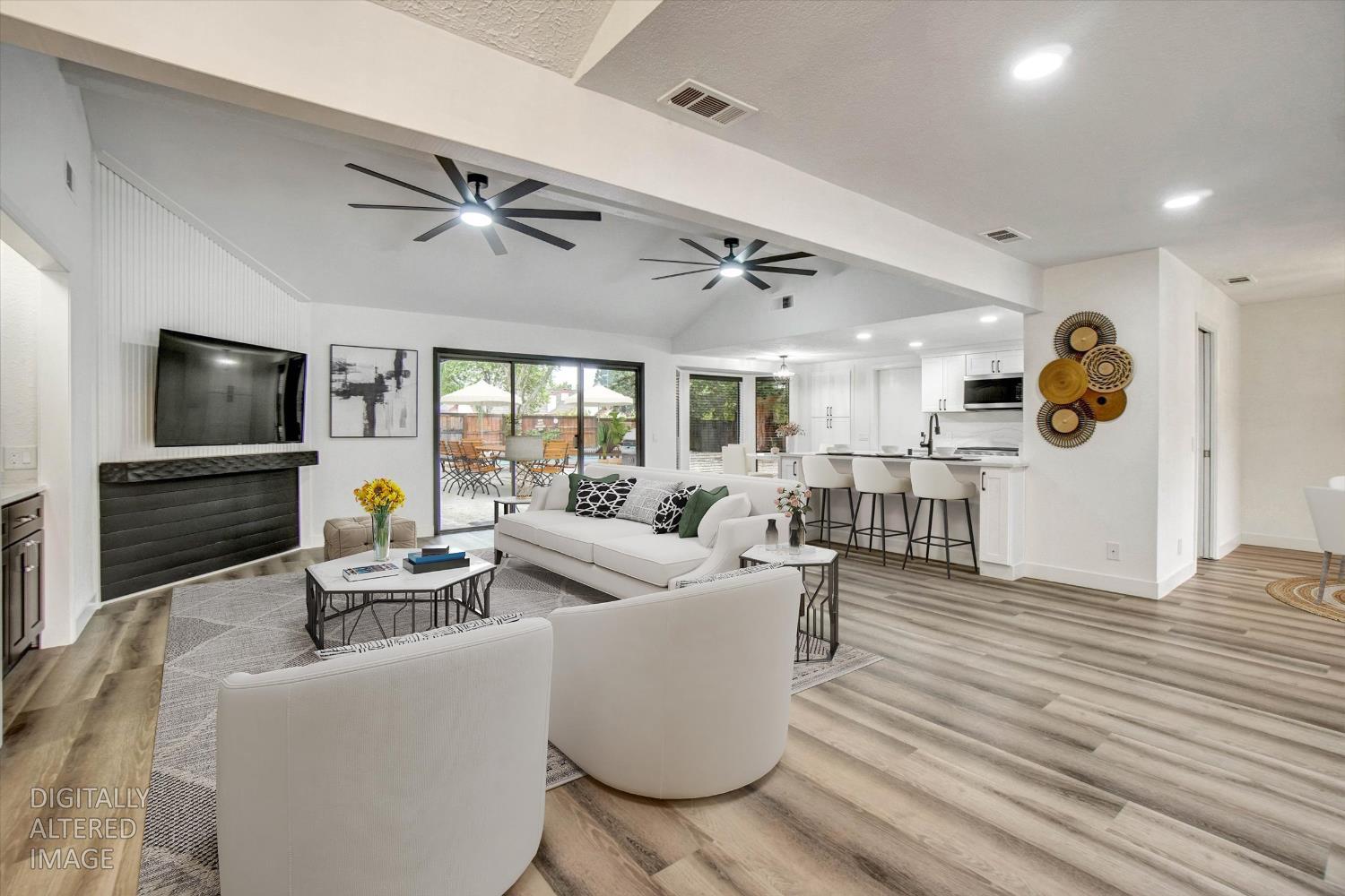 144 W Gold Creek Circle